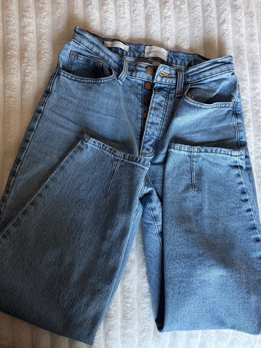 Universal Thread Women's High-Rise Light Blue Jeans